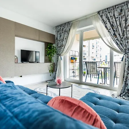 Lovely Chic Studio, On A Beautiful Promenade Apartment