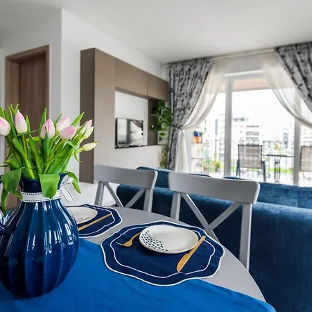 Lovely Chic Studio, On A Beautiful Promenade *