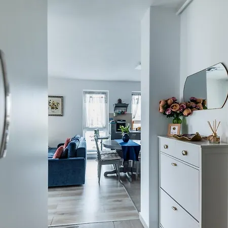 Lovely Chic Studio, On A Beautiful Promenade Apartment Brasov
